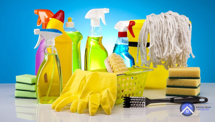 Hóa chất vệ sinh giúp làm sạch, tẩy rửa các bề mặt và đồ vật